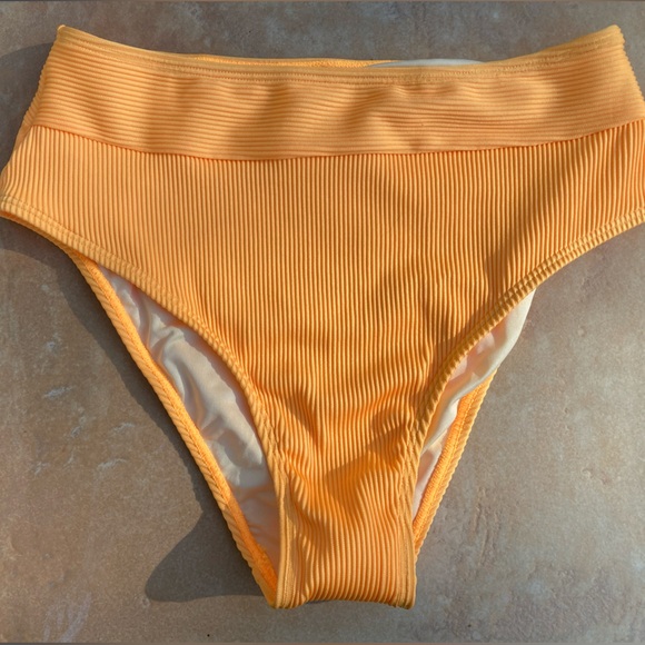 Cupshe Sunflower yellow 🌻 V-neck Bikini Medium & High cut Bottoms Small - Picture 4 of 4